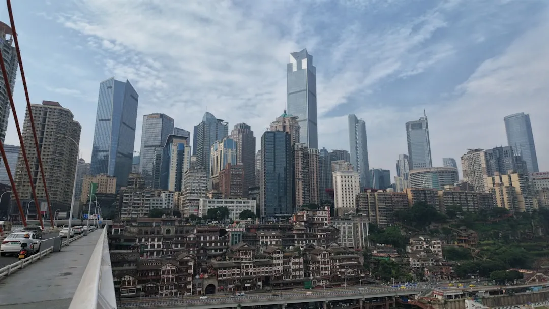 2025年户外广告投放趋势与媒介代理策略调整